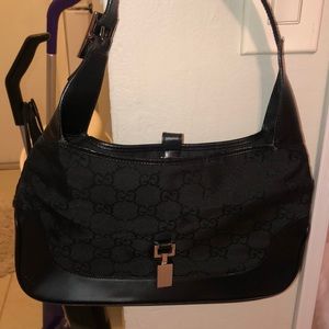 Authentic lightly used gucci satchel bag!